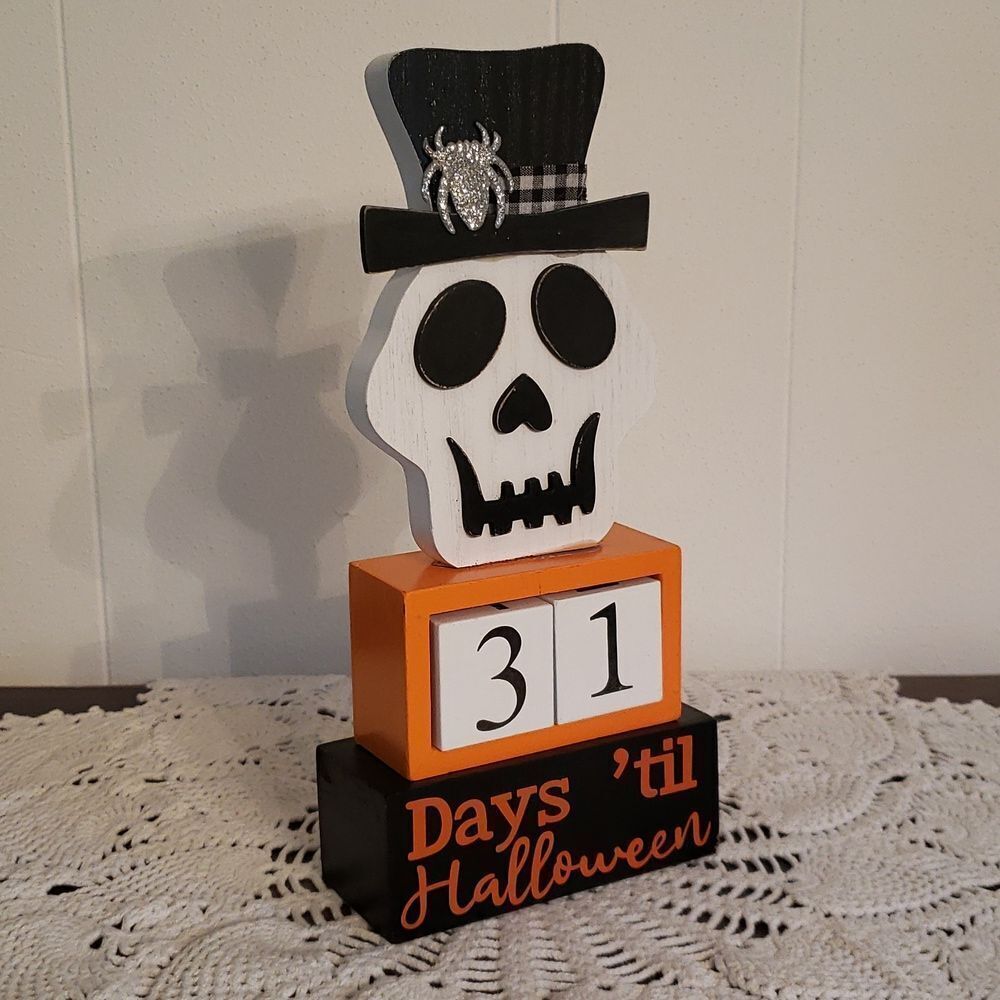 NWT Wooden Halloween Skeleton Countdown Calendar Home Decor - Picture 2 of 4